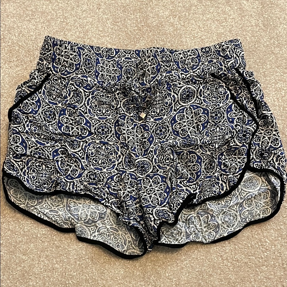 Size Small Women's Blue Patterned Shorts
